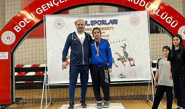 Afyonkarahisarlı güreşçi Türkiye ikincisi oldu