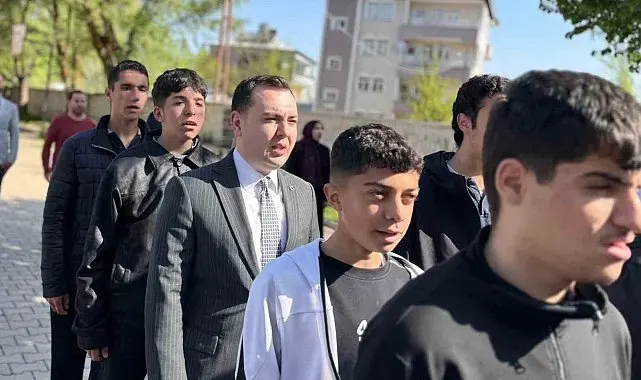 Kaymakam Güney, haftaya öğrencilerle başladı