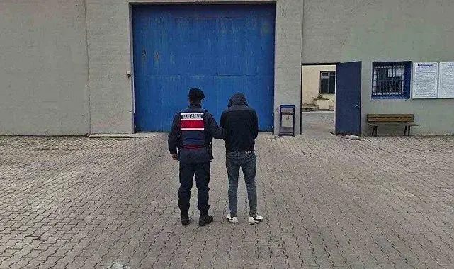 Jandarma çeşitli suçlardan aranan 46 kişiyi yakaladı