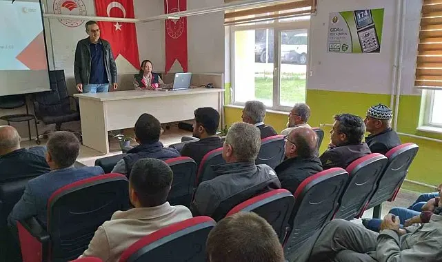 Altıntaş'ta üreticilere "Yetkilendirilmiş Uygulayıcı Belgesi" eğitimi