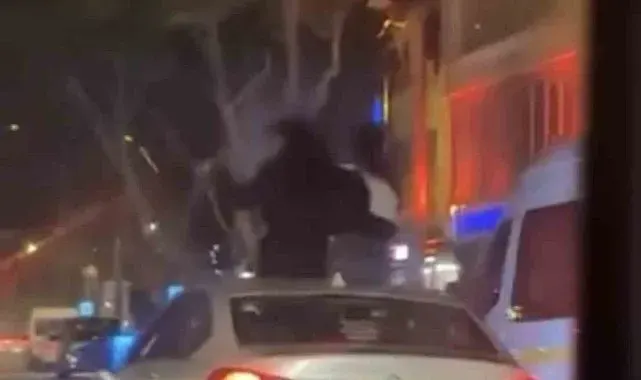 Bursa'da otomobilin tavanına oturdular : 25 bin TL ceza kesildi
