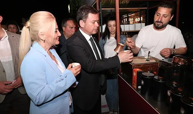 Başkan Erkan Aydın kahve ve müzik tutkunlarıyla bir araya geldi