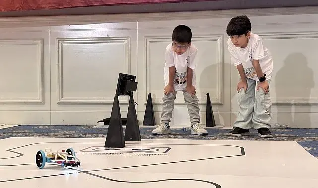 Mersinli öğrenciler robotik yarışmasında Türkiye derecesi yaptı