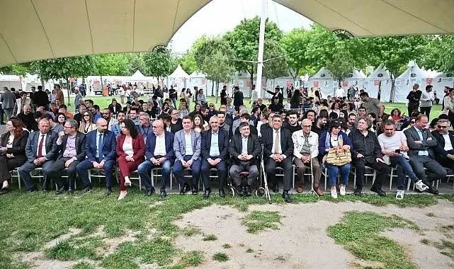 Manisa'da 9. Kitap Fuarı kitapseverlerle buluştu