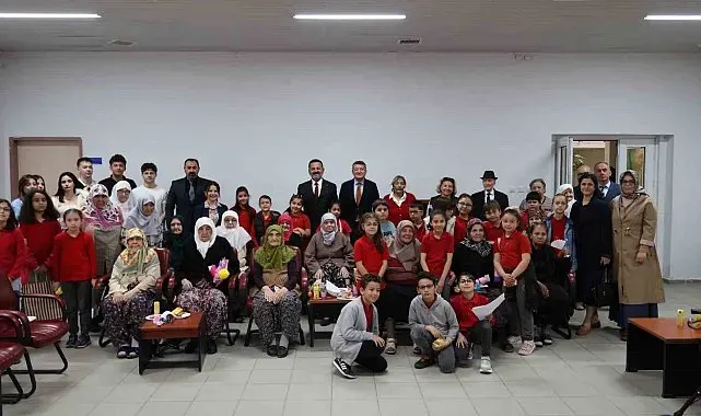 Huzurevinde anneler gününe özel anlamlı buluşma