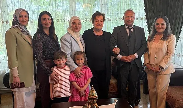 Minik yüreklerden Şükran Teyze'ye duygu dolu anneler günü