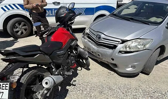 Kastamonu'da motosiklet ile otomobil çarpıştı: 2 yaralı