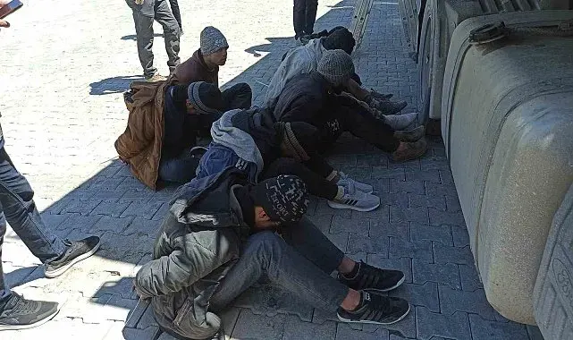 Erbaa'da konteyner yüklü tırda 7 kaçak göçmen yakalandı