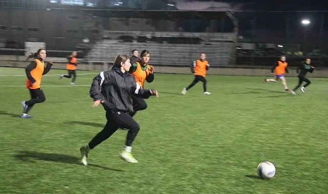 Erzurum'un ilk kadın futbol takımı, ilk profesyonel maçına çıkıyor