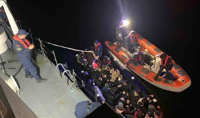 Çanakkale'de mobil radarın tespit ettiği 31 kaçak göçmen ve 1 göçmen kaçakçı yakalandı