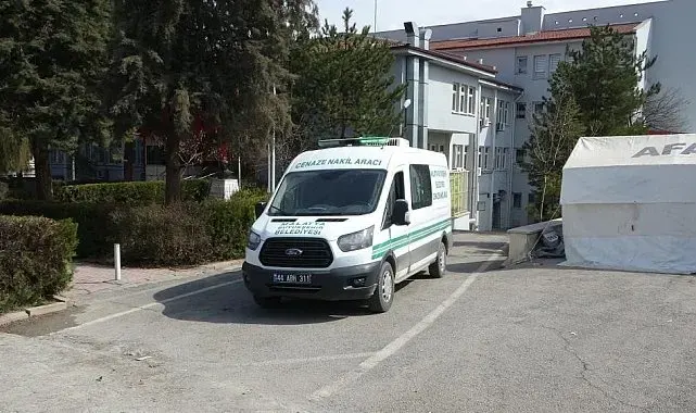 Hekimhan'da emekli öğretmen evinde ölü bulundu