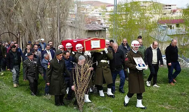 Kızından Kıbrıs Gazisi babasına veda: "Babamla gurur duyuyorum"