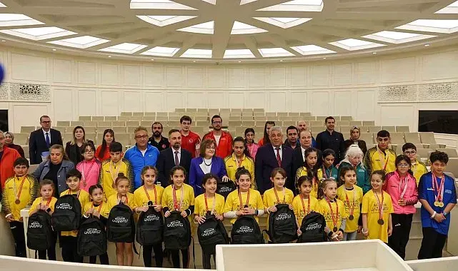 Başkan Şahin, şampiyon sporcularla bir araya geldi