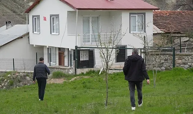 Gümüşhane'de ayılar yaylalardan sonra köyleri mesken edindi: Vatandaşlar tedirgin