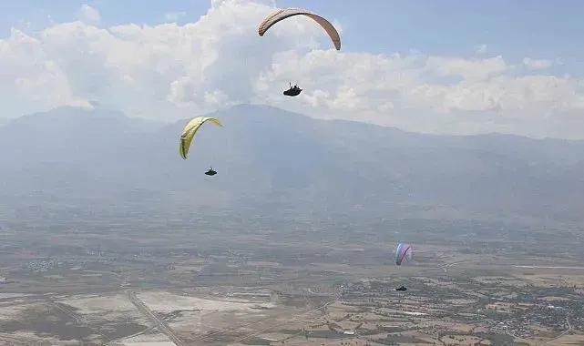 Erzincan yamaç paraşütünde Türkiye ikincisi oldu
