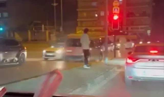 Bursa'da ters şeride giren hafif ticari araç trafiği tehlikeye attı