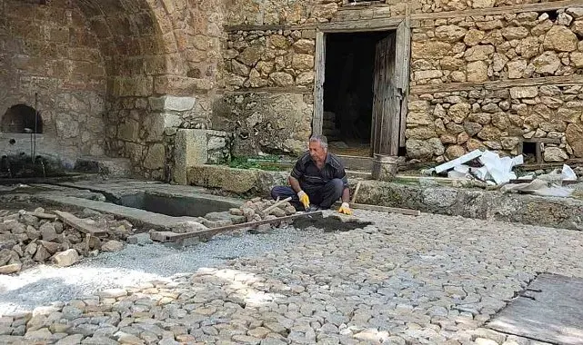 Kemaliye'de taş ustalığının yaşayan örneği