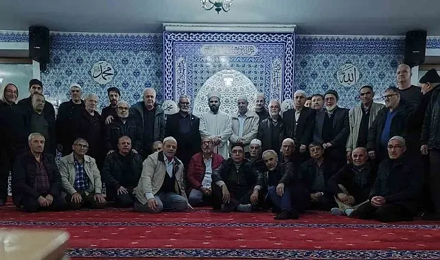 Suriyeli Abdülkerim Ömer'e cami cemaatinden anlamlı uğurlama