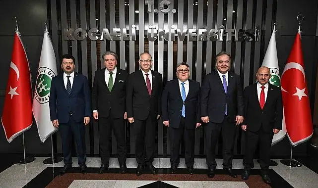 Rektör Özölçer, Türkiye'nin En Büyük Öğrenci Kongresi'nde genç araştırmacılarla bir araya geldi