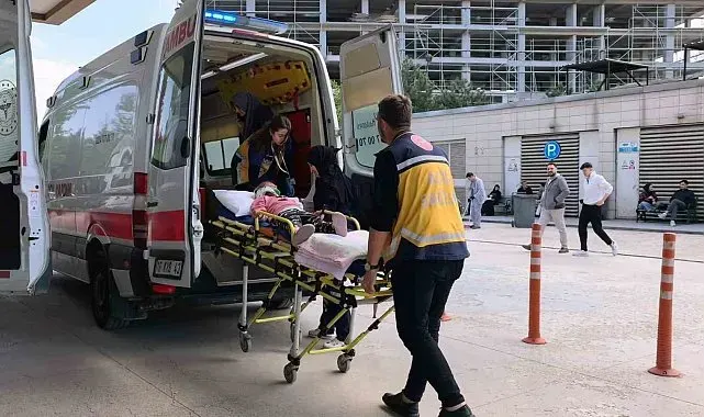 Balkonda başına mermer düşen çocuk ağır yaralandı