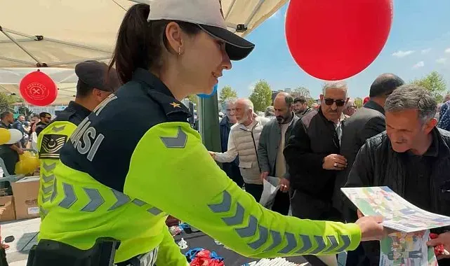 Sakarya'da jandarma ekipleri bu kez bilgilendirmek için sahada