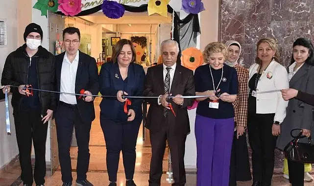 ESOGÜ Hastanesi'nde 'Sanat İyileştirir' başlıklı sergi açıldı