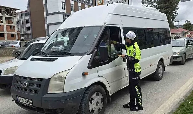 Kavak'ta trafik ekiplerinden bilinçlendirme çalışması