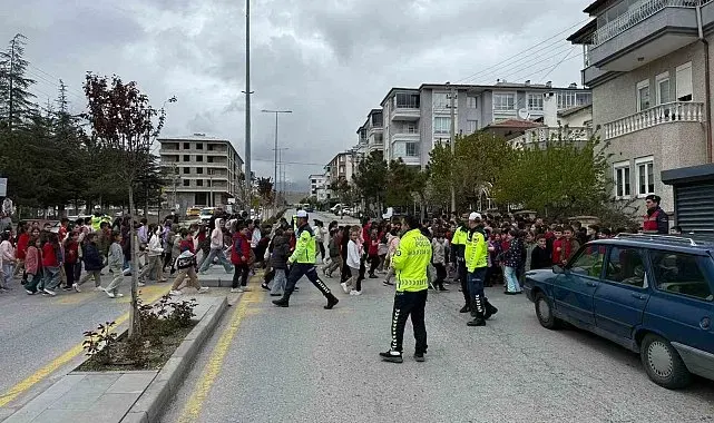 Develi'de çocuklara trafik eğitimi