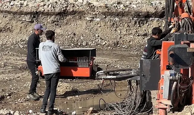 Yüksekova'da depreme dayanıksız olduğu için yıkılan okul "Jet Grout" sistemiyle yeniden yükseliyor