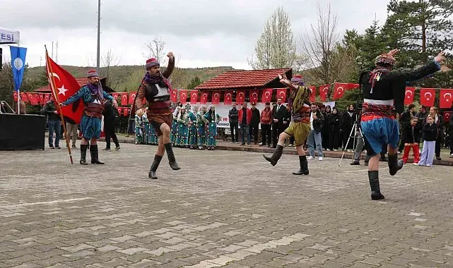 Sivas'ta Hıdırellez kutlamalarında kış ile bahar adeta iç içe geçti