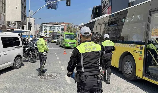 Arnavutköy'de Trafik Haftası'nda anlamlı uygulama: Ceza değil bilinçlendirme yapıldı