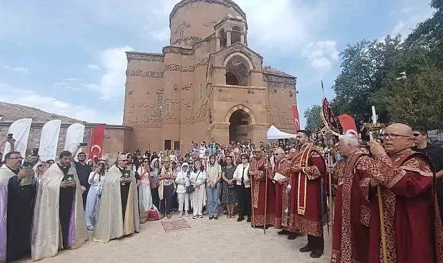 Akdamar Kilisesi'ndeki 14'üncü ayin sona erdi