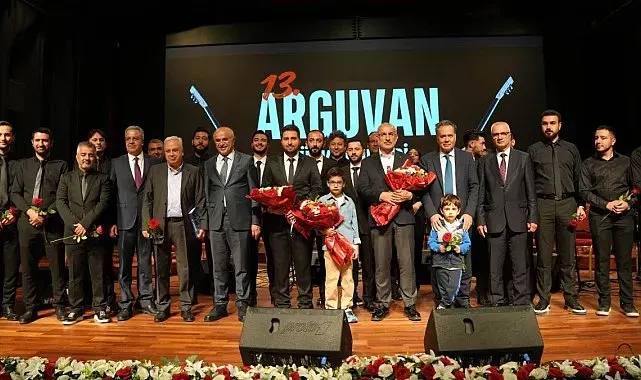 "13. Arguvan Türkü Günleri" konseri büyük ilgi gördü
