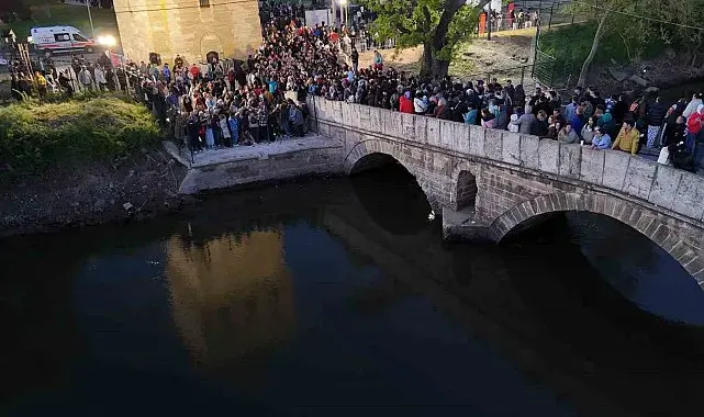 Kakava ve Hıdırellez Şenlikleri'nde renkli görüntüler oluştu