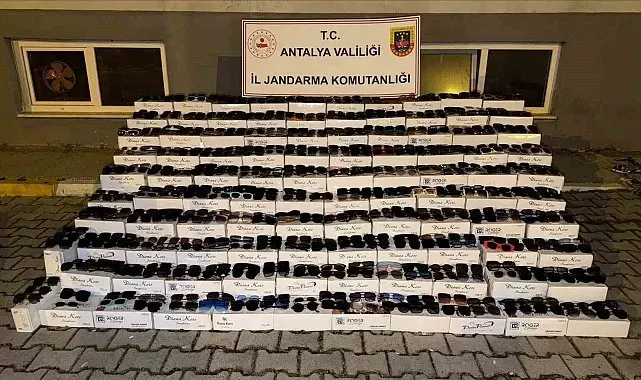 Antalya'da 10 milyon TL'lik gümrük kaçağı ürün ele geçirildi