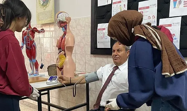 Öğrenciler sahada uygulayarak öğreniyor
