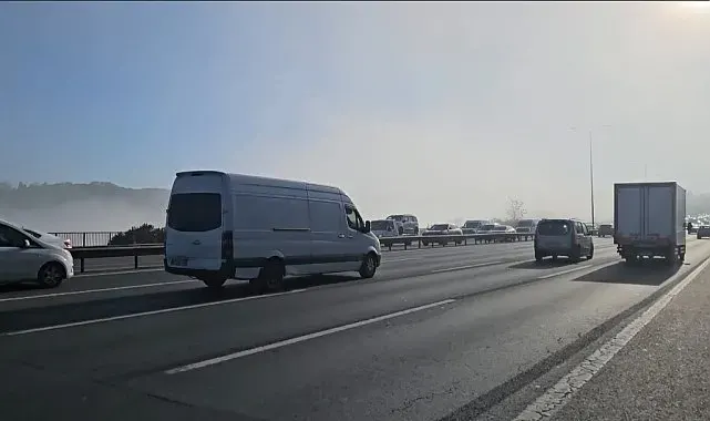 İstanbul'da yoğun sis: Boğaz hattı trafiğe kapatıldı