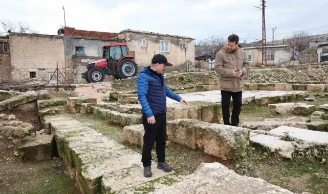 Vali Varol, Roma Çeşmesi'nde incelemelerde bulundu