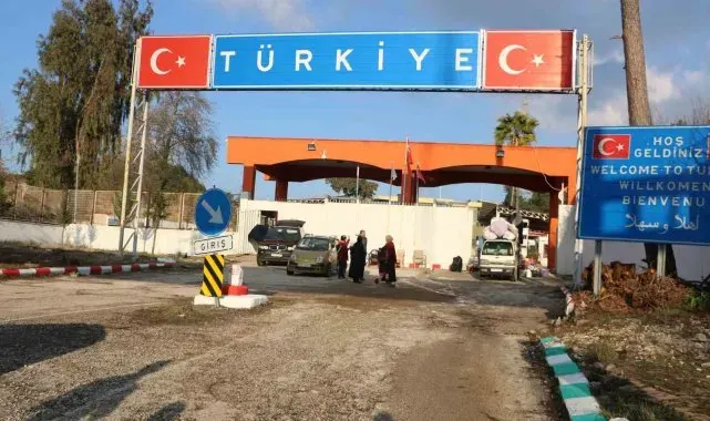 Keseb Sınır Kapısı'nın açılmasıyla Türkiye'den Suriye'ye geçişler hızlandı
