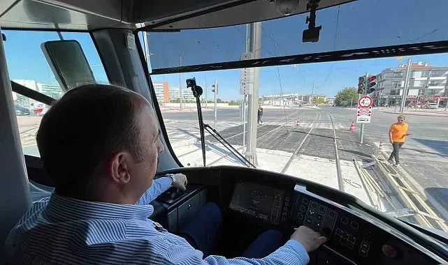 Başkan Altay, tamamlanan Adliye-Şehir Hastanesi Tramvay Hattı'nda test sürüşü yaptı