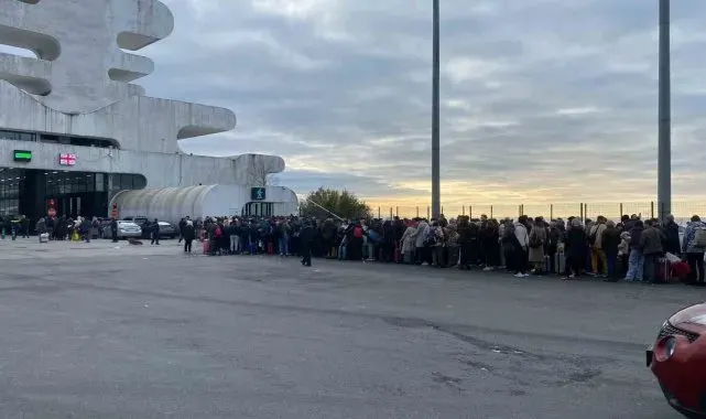 Sarp Sınır Kapısı'nda yılbaşı dönüş yoğunluğu