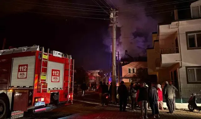 Seydikemer'deki çatı yangını korkuttu