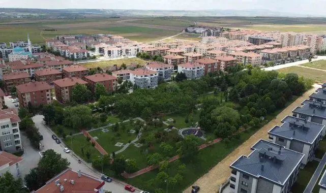 Tepebaşı'dan yeşil alan miktarı artmaya devam ediyor