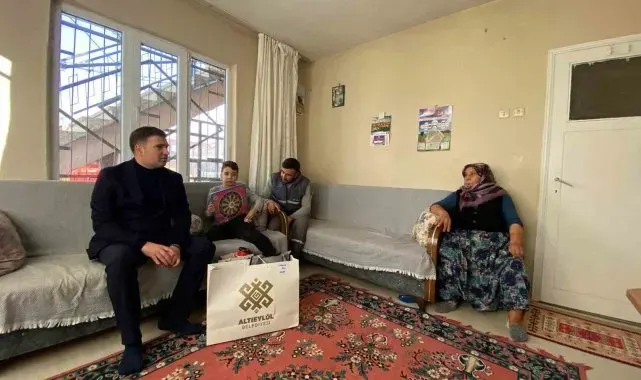 Başkan Şehirli'den Yeni yılın ilk ziyaret kazazede çocuklara