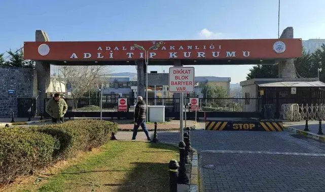 Eyüpsultan'da kazada hayatını kaybeden 2 kişinin cenazeleri Adli Tıp Kurumu'ndan alındı