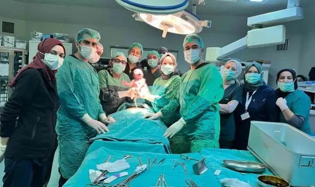 Bolu'da yeni yılın ilk bebeği İzzet Baysal Eğitim ve Araştırma Hastanesi'nde dünyaya geldi