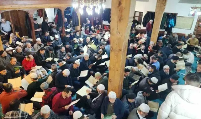 Erzurum'da yüzyıllardır devam eden 1001 hatim geleneği: 3 ayları Kur'an-ı Kerim ile karşıladılar