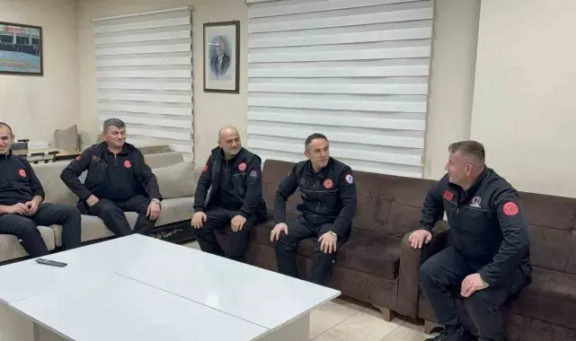 İtfaiyeciler yeni yıla görev başında girdi: 2025'in ilk yangınına müdahale ettiler