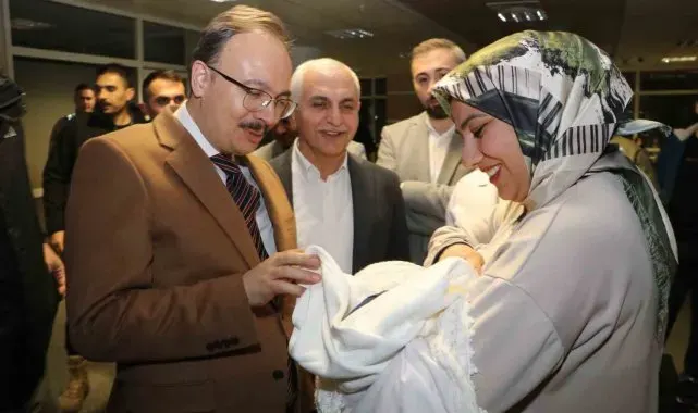 Siirt Valisi Kızılkaya, yeni yılı güvenlik ve sağlık ekipleriyle karşıladı
