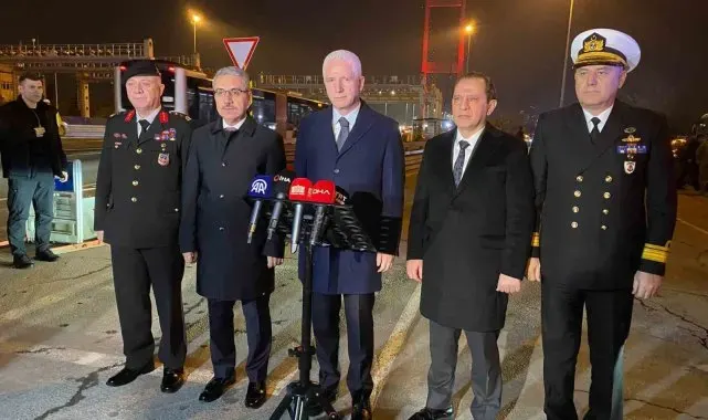 İstanbul Valisi Davut Gül'den denetim yapan polis ekiplerine ziyaret